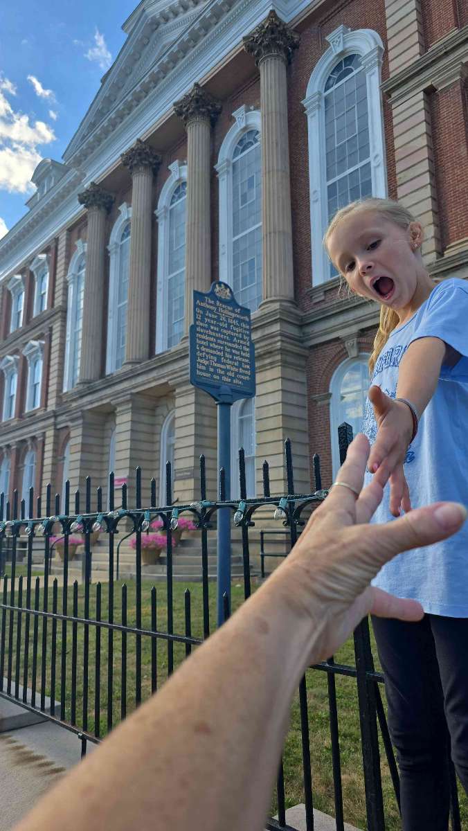 team building scavenger hunt