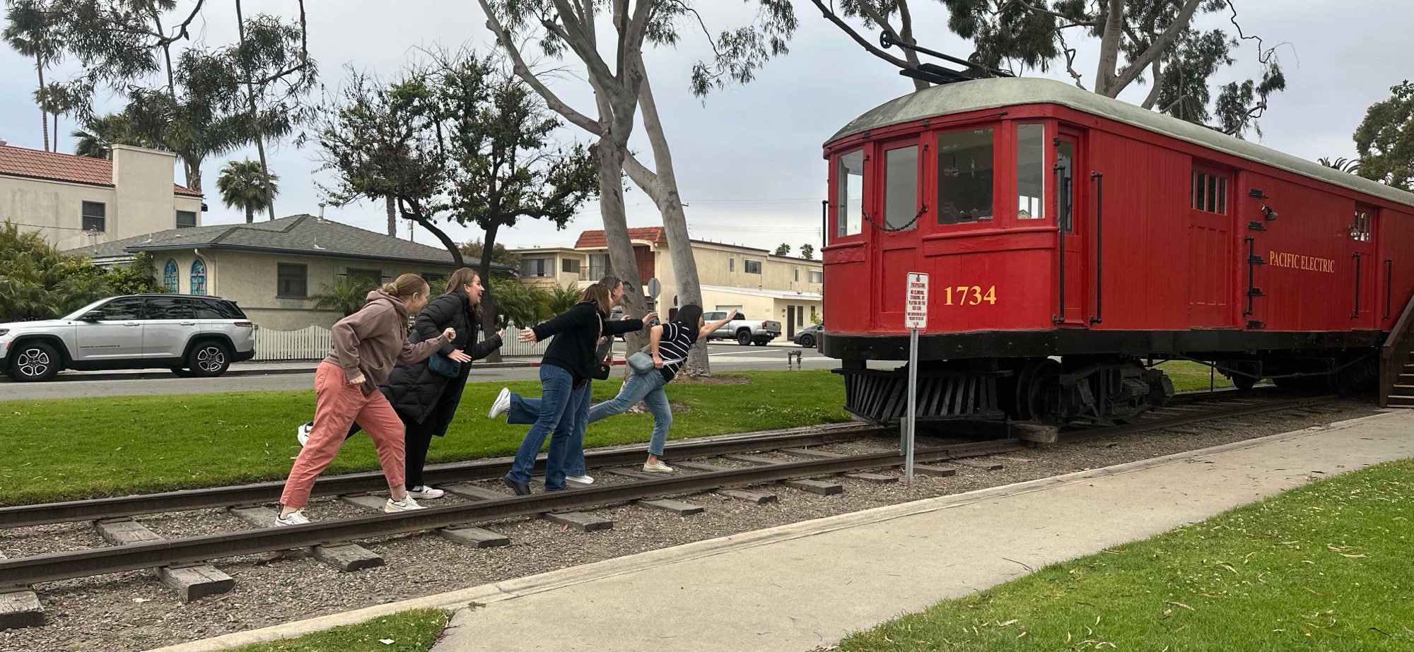 &Phi;&omega;&tau;&omicron;&gamma;&rho;&alpha;&phi;ί&epsi;&sigmav; &tau;&omicron;&upsi; &kappa;&upsi;&nu;ή&gamma;&iota; &theta;&eta;&sigma;&alpha;&upsi;&rho;&omicron;ύ Seal Beach Scavenger Hunt