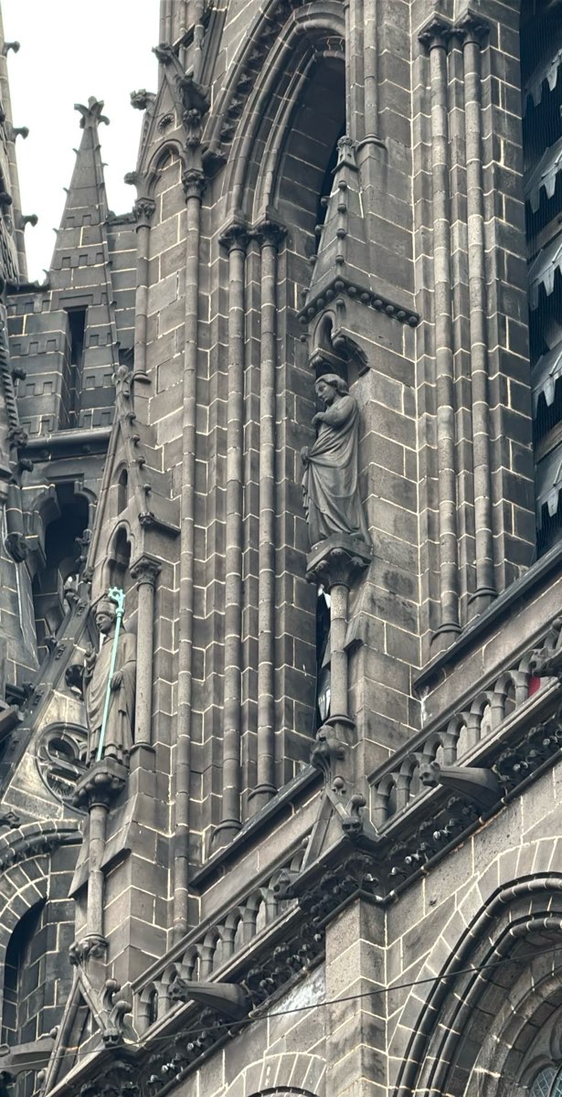 Clermont Ferrand Scavenger Hunt ภาพถ่ายภารกิจล่าสมบัติ