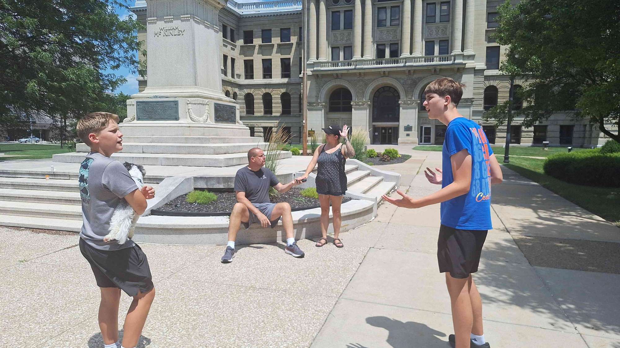 team building scavenger hunt