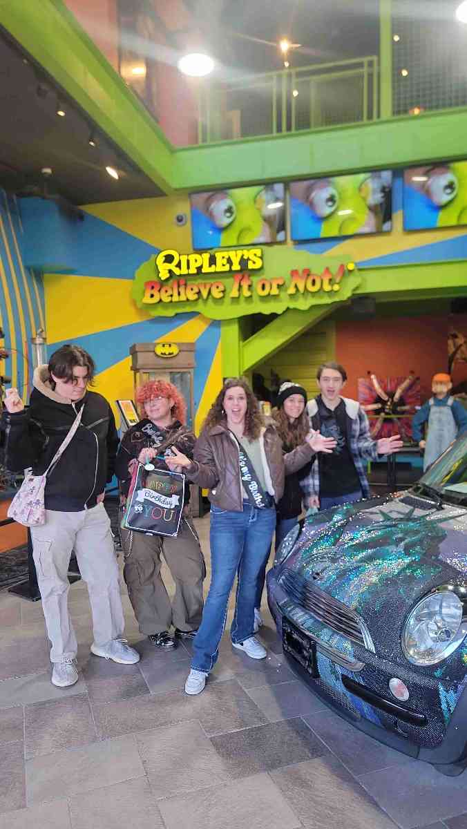 &Phi;&omega;&tau;&omicron;&gamma;&rho;&alpha;&phi;ί&epsi;&sigmav; &kappa;&upsi;&nu;&eta;&gamma;&iota;&omicron;ύ &theta;&eta;&sigma;&alpha;&upsi;&rho;&omicron;ύ Nathan Scavenger Hunt