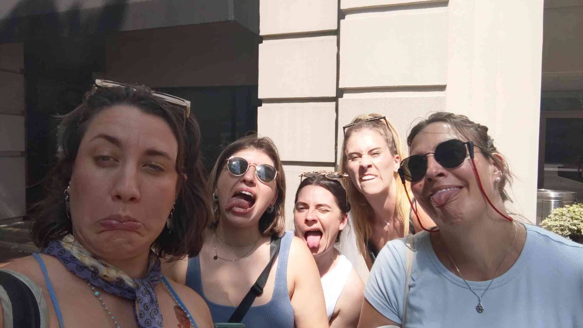 team building scavenger hunt