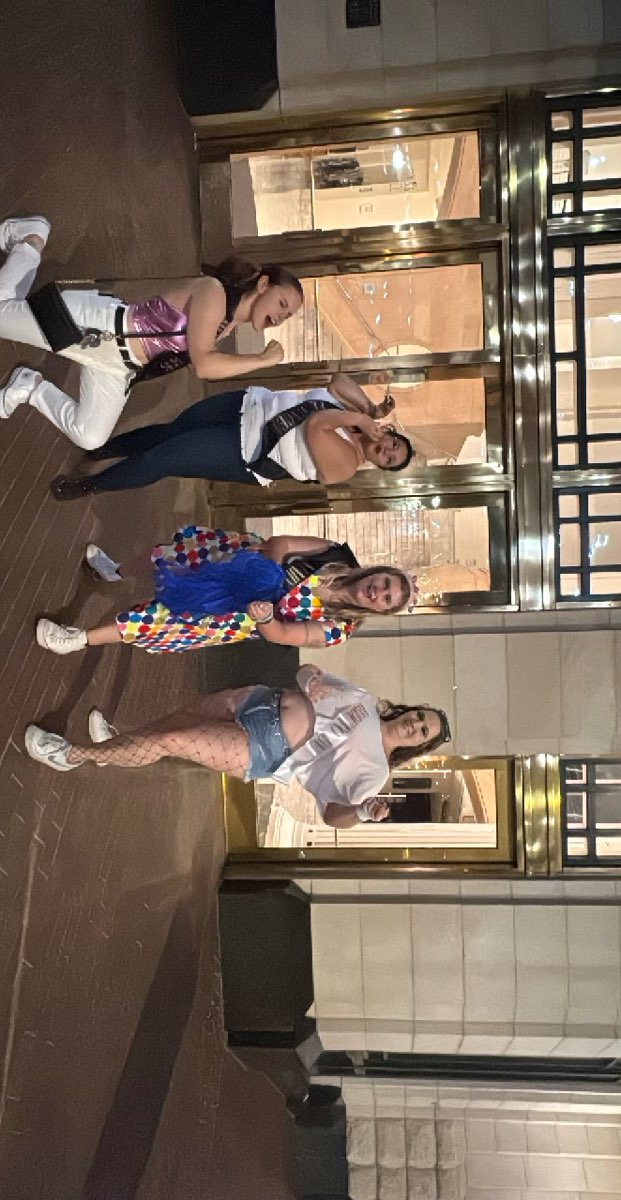 team building scavenger hunt