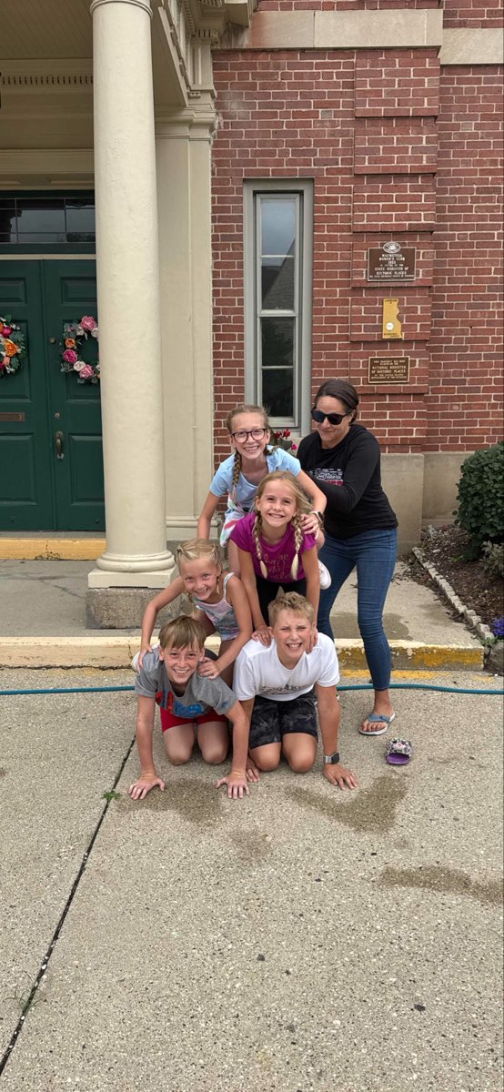 team building scavenger hunt