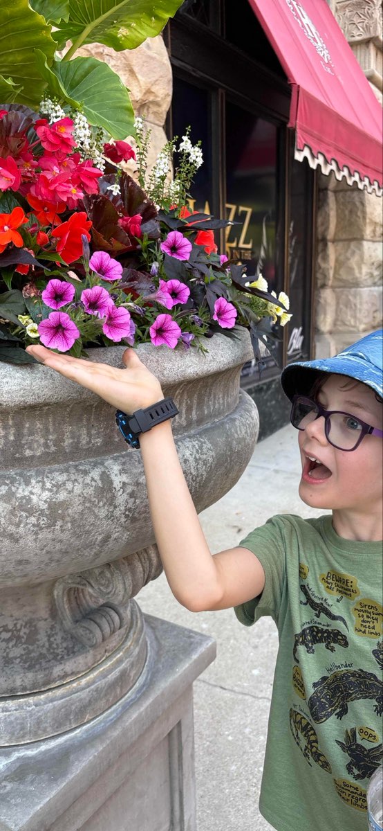 Milwaukee Bar Crawl scavenger hunt photos