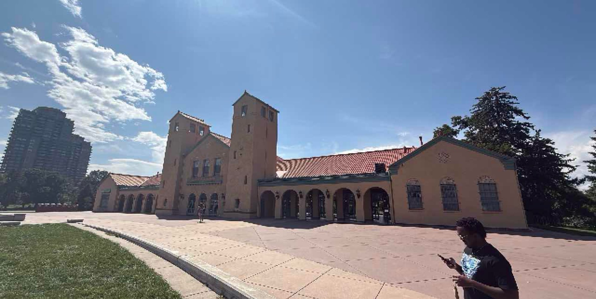 รูปภาพล่าสมบัติ University of Denver Scavenger Hunt