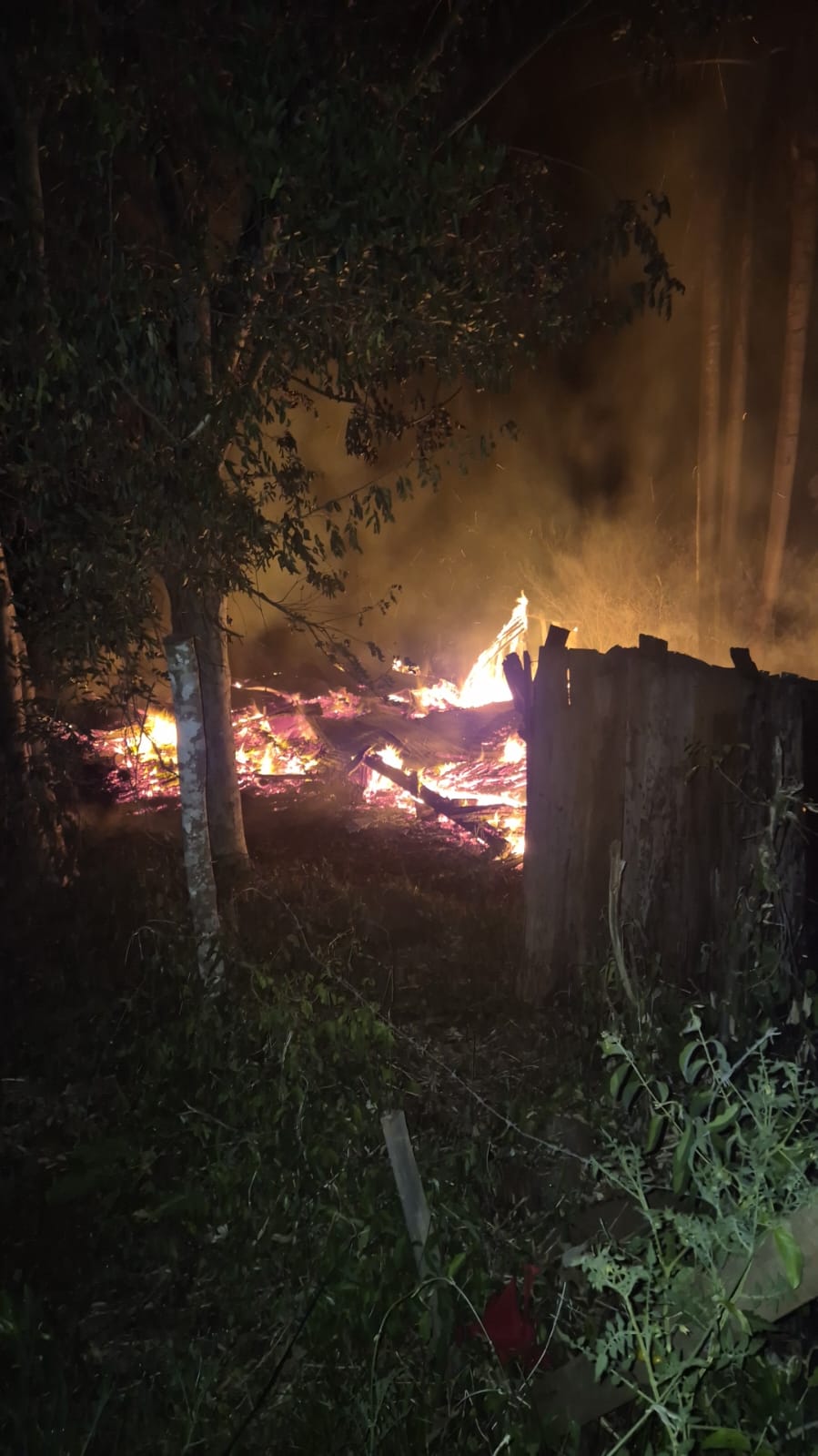 Prendió fuego la casa de su exmujer y terminó detenido