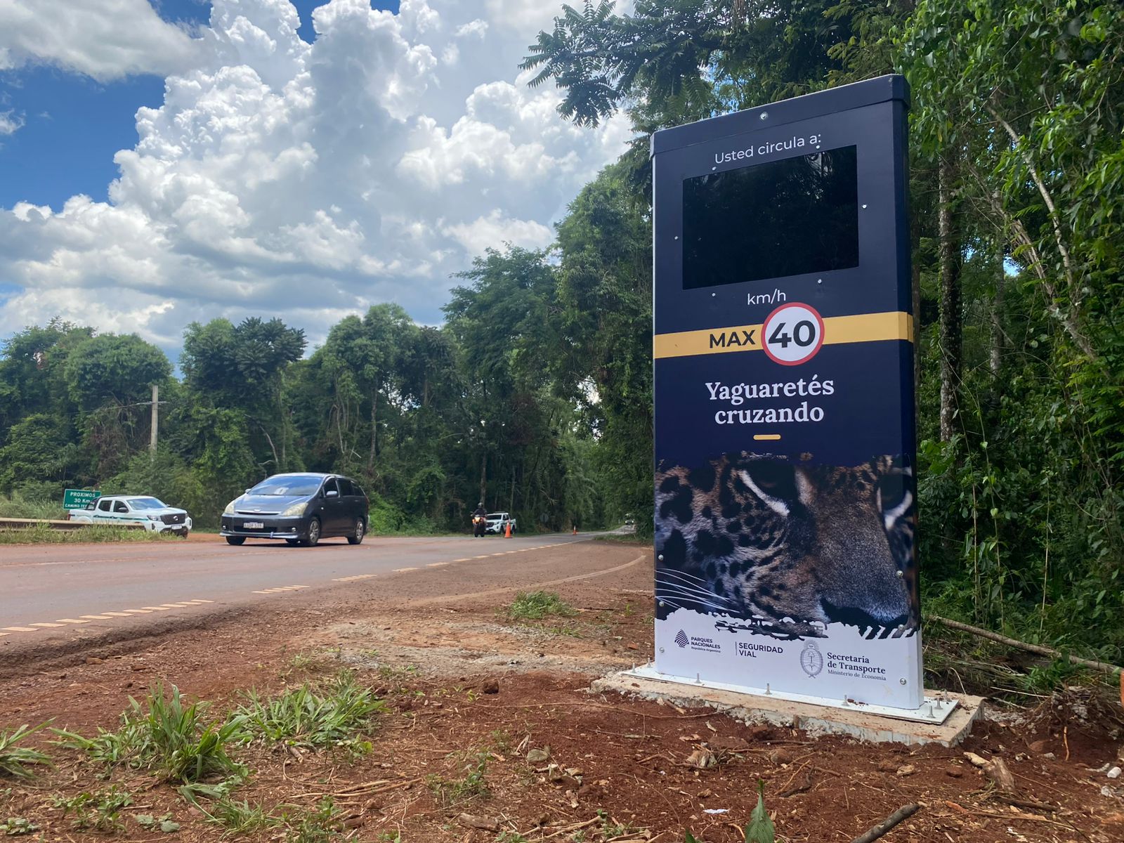 Instalan tótems de velocidad para proteger la fauna silvestre en el Parque Nacional Iguazú