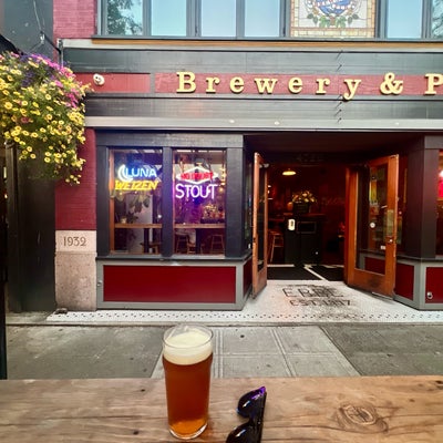 photo of Elliott Bay Brewery and Pub