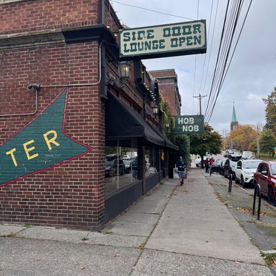 photo of The Hob-Nob Restaurant & Lounge