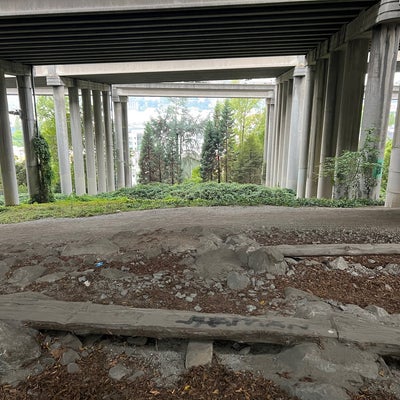 photo of I-5 Colonnade