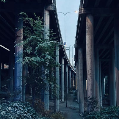 photo of I-5 Colonnade