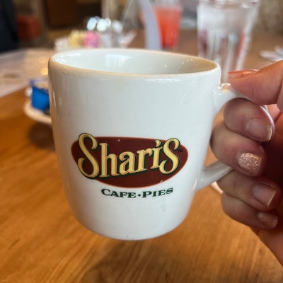 photo of Shari's Cafe and Pies