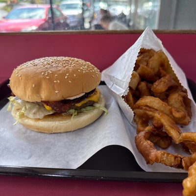 photo of Broiler Bay Burgers