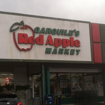 photo of Garguile's Red Apple Market