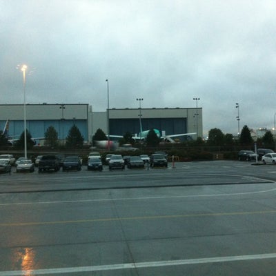 photo of Boeing, 40-32, Blue Sky Well Being Café