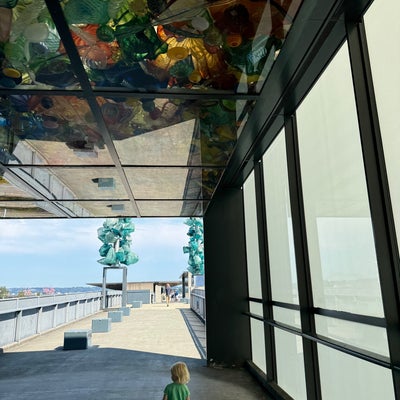 photo of Chihuly Bridge of Glass