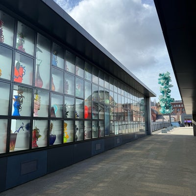 photo of Chihuly Bridge of Glass
