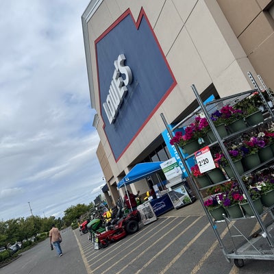 photo of Lowe's
