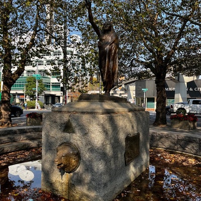 photo of Chief Seattle Statue