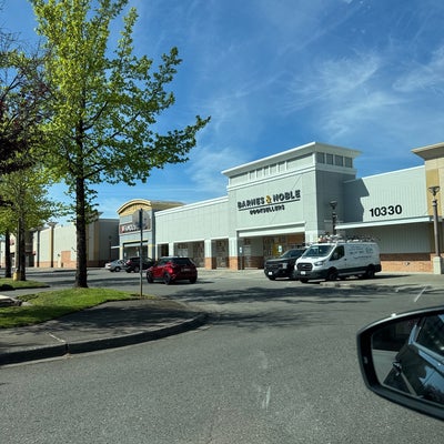 photo of Lakewood Towne Center