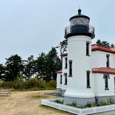 photo of Admiralty Head Lighthouse