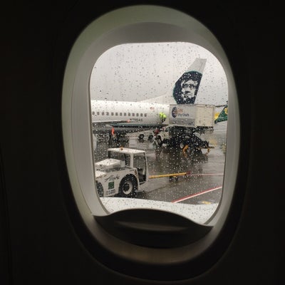 photo of Alaska Airlines Flight 464