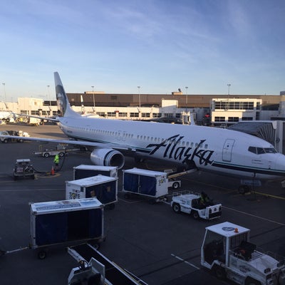 photo of Alaska Airlines Flight 464