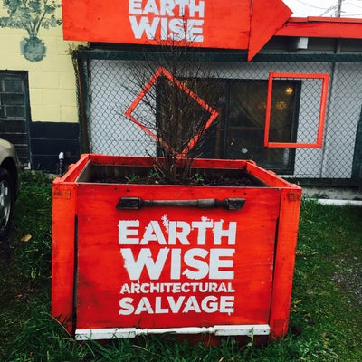 photo of Earthwise Architectural Salvage Tacoma