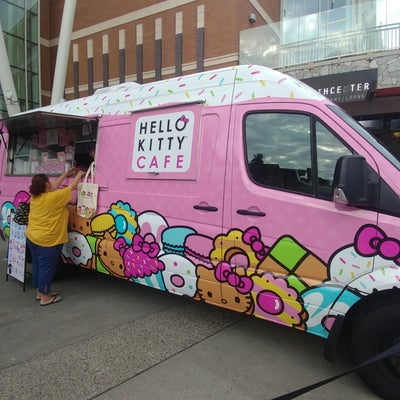 photo of Hello Kitty Cafe Truck