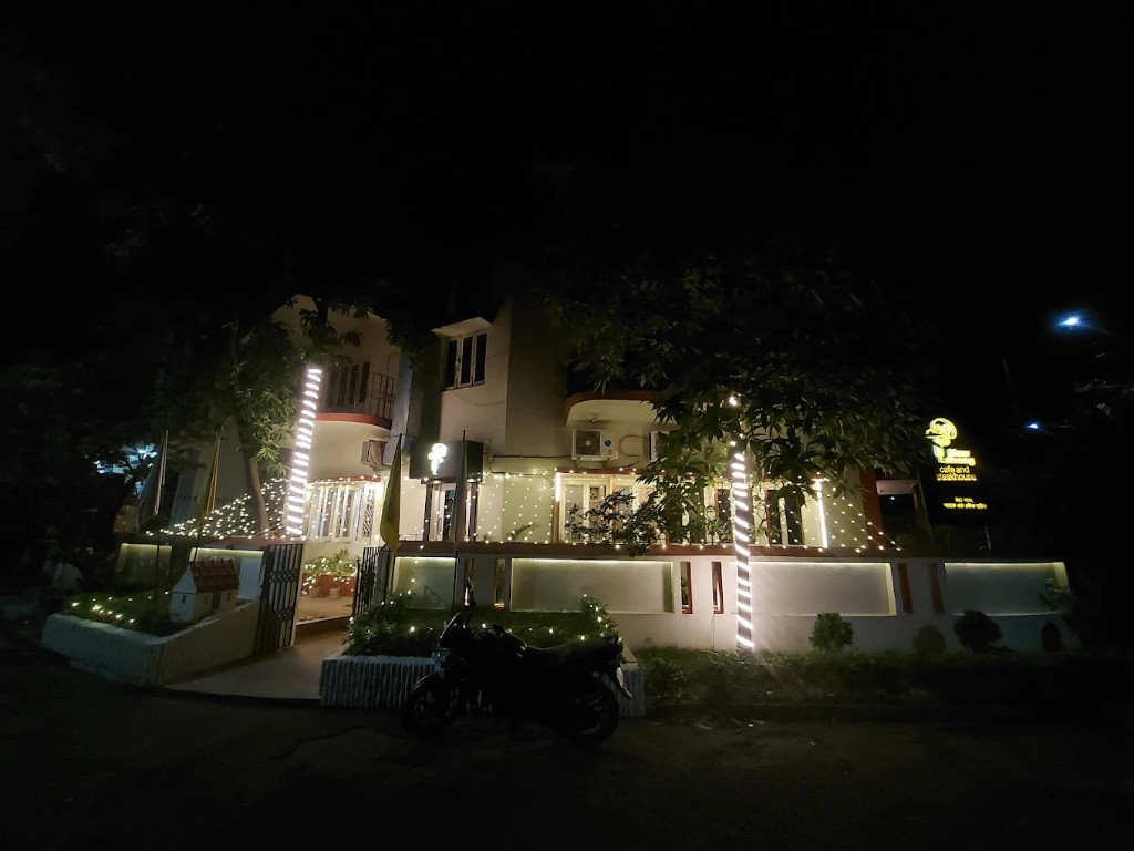 New Labong Cafe and Steakhouse Premium Exterior Side Profile