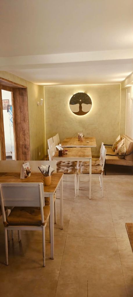 Rare Earth Cafe Cozy Ambience