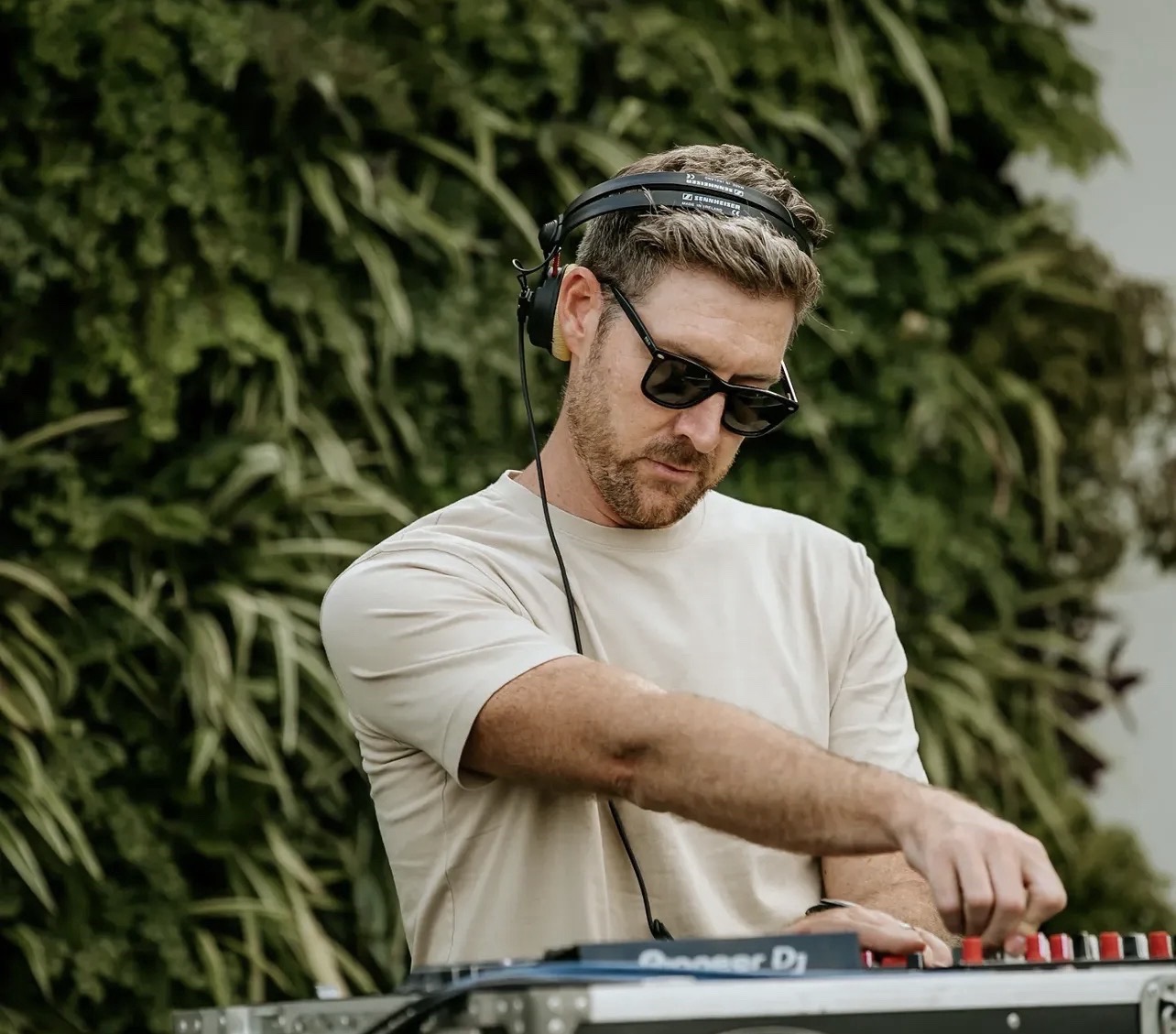 DJ Jason Le Roux