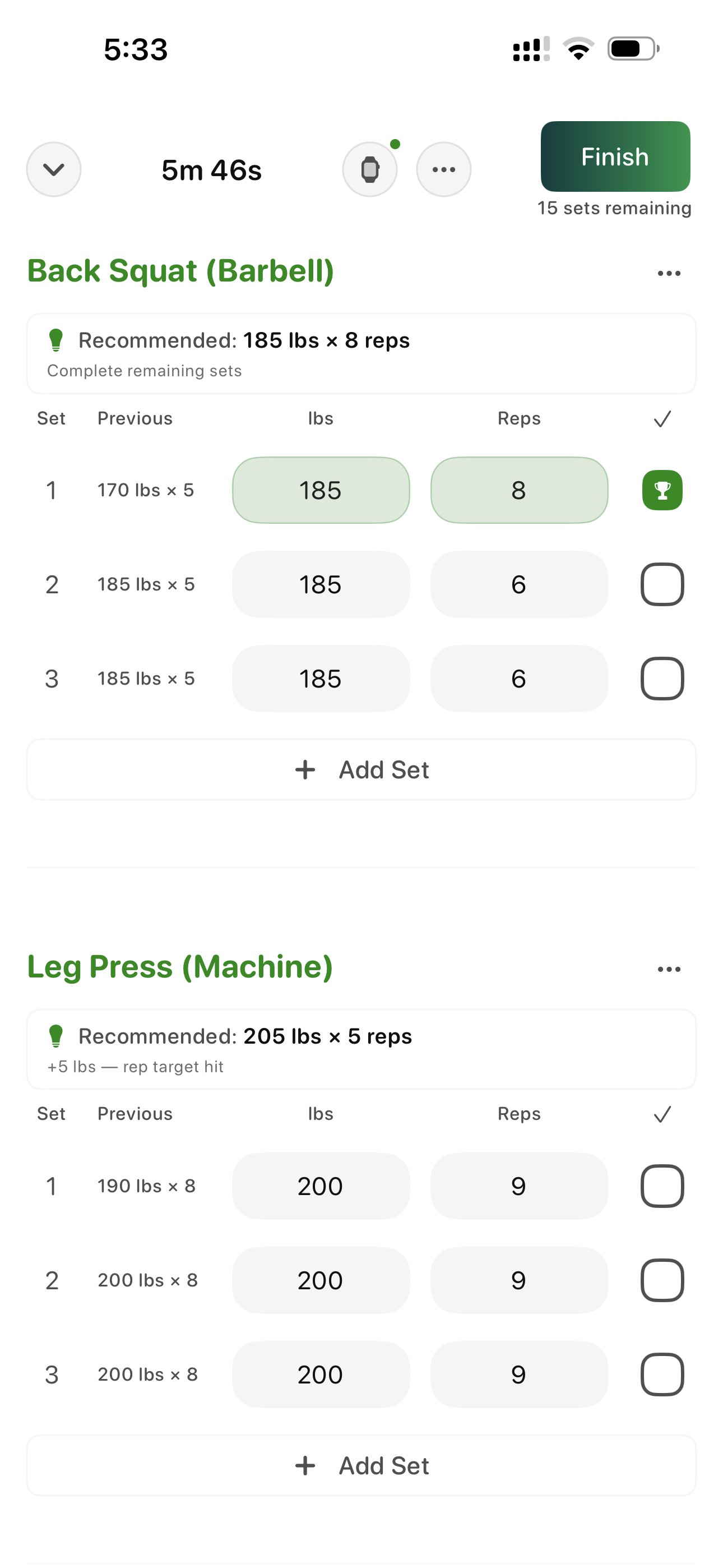 Bazu active workout view with sets pre-filled from last session, showing weight, reps, and rest timer