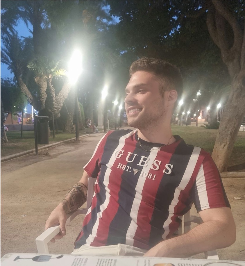 Photo de profil de Adrián 