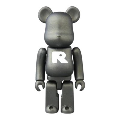 R (Black)