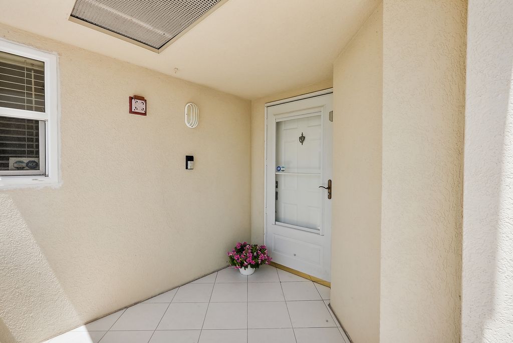 Listing Photos (2)
