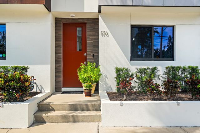 Exterior and Interior Photos 176 8th St N, St. Petersburg, FL 33701, USA-2