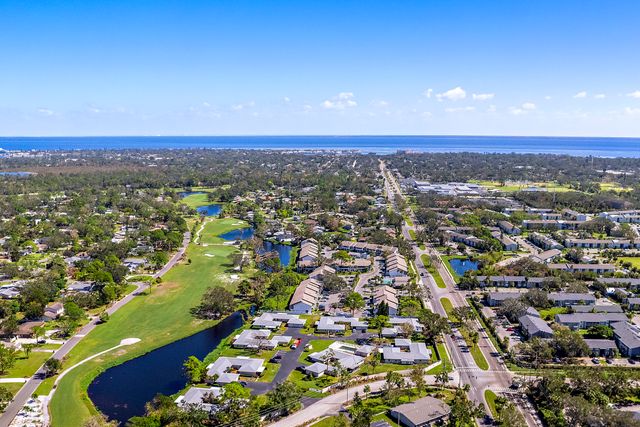 Drone Photos 1951 Lakewood Club Dr S, St. Petersburg, FL 33712, USA-7