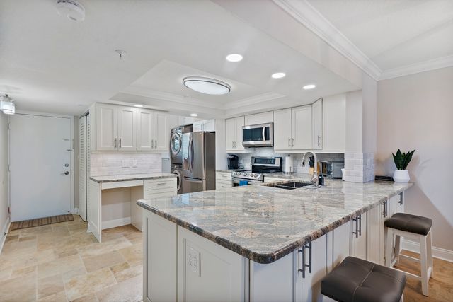 14900 Gulf Blvd, Madeira Beach, FL 33708, USA - Lee Young-Taylor-13