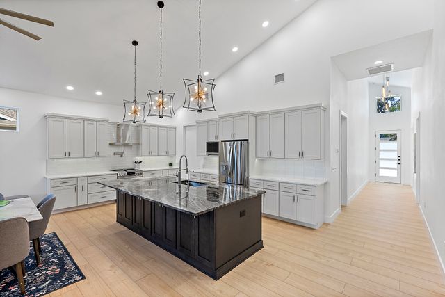 Exterior and Interior Photos 4907 15th Ave N, St. Petersburg, FL 33710, USA-15