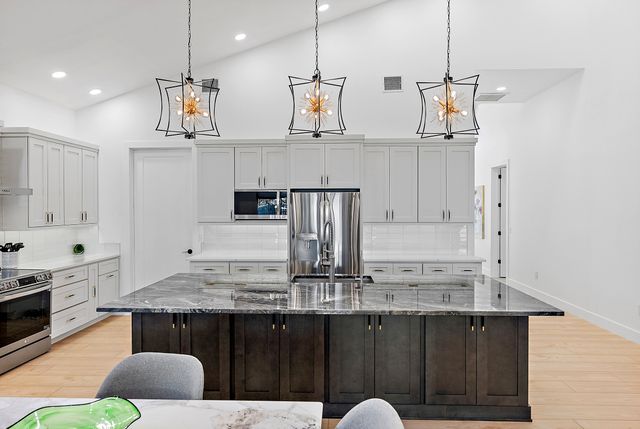 Exterior and Interior Photos 4907 15th Ave N, St. Petersburg, FL 33710, USA-16