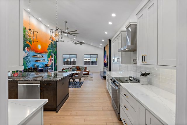 Exterior and Interior Photos 4907 15th Ave N, St. Petersburg, FL 33710, USA-17