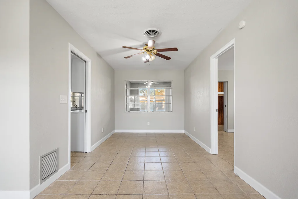Listing photos-9