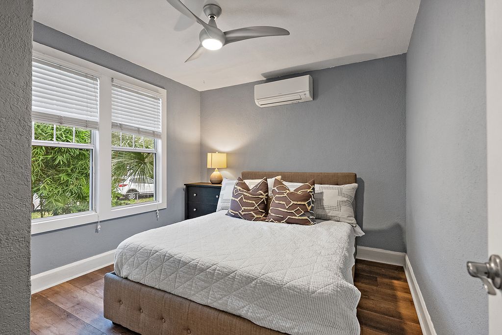 Listing Photos-19