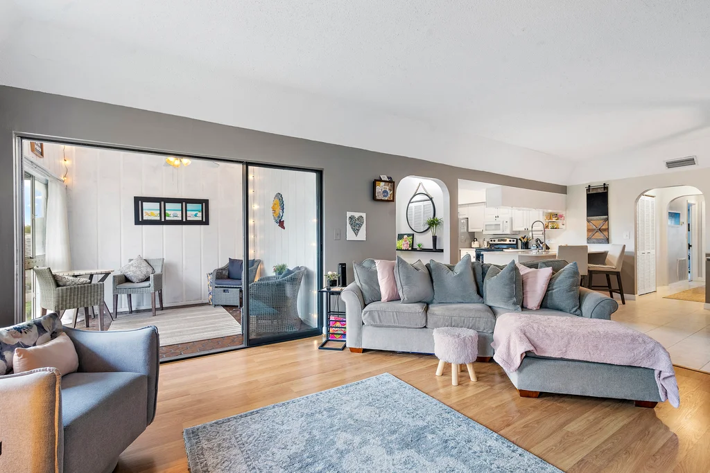 Exterior and Interior Photos 1404 Cordova Grn, Seminole, FL 33777, USA-10