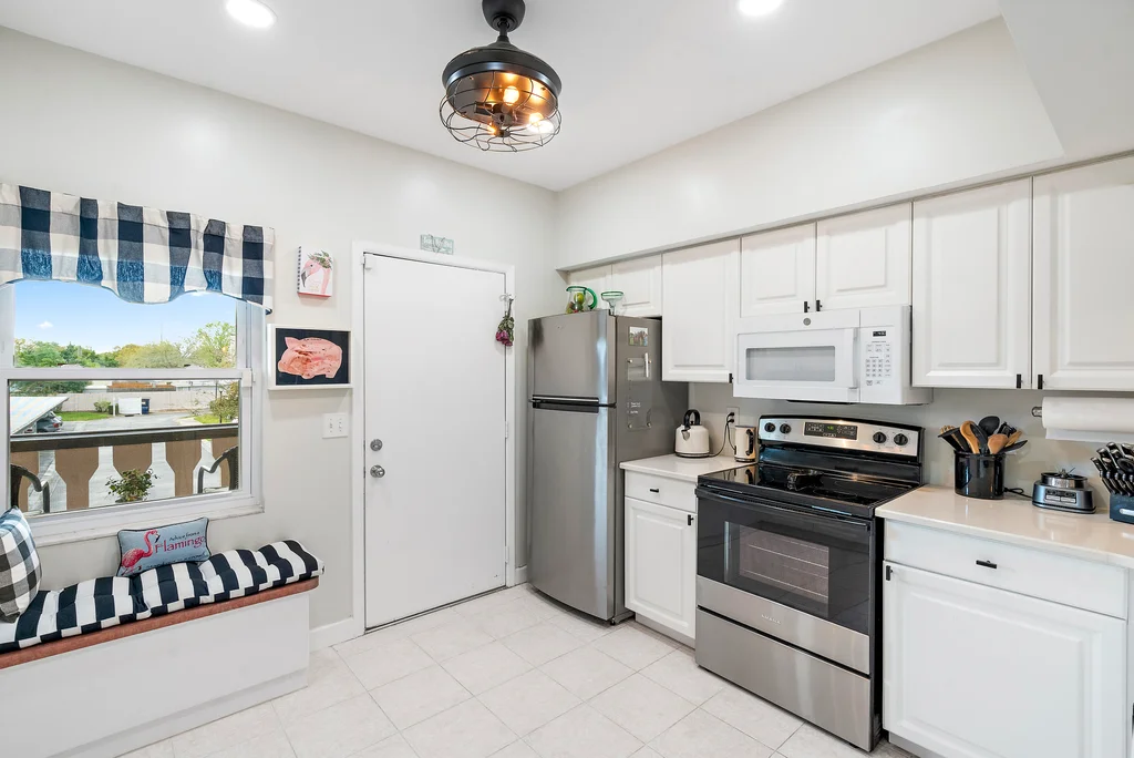 Exterior and Interior Photos 1404 Cordova Grn, Seminole, FL 33777, USA-8