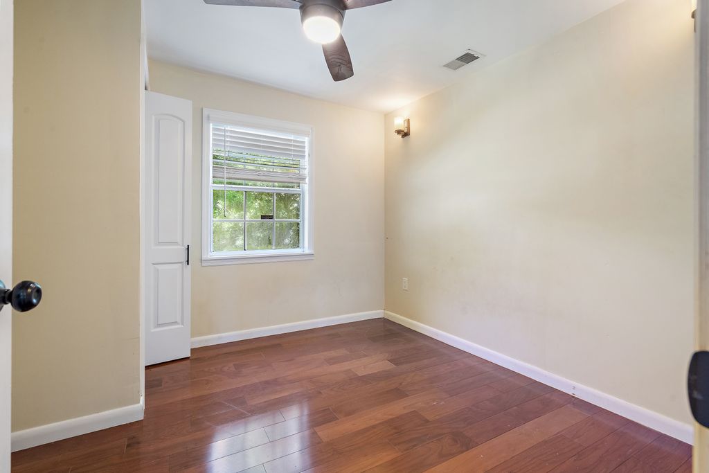 Listing photos-3