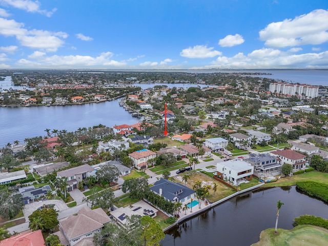Drone Photos 372 Bayview Dr NE, St. Petersburg, FL 33704, USA-5