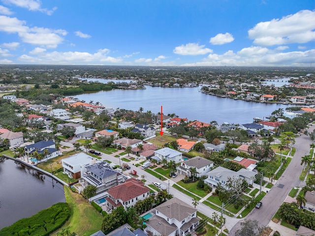 Drone Photos 372 Bayview Dr NE, St. Petersburg, FL 33704, USA-7